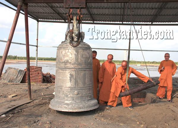 TIẾNG - ĐẠI - HỒNG - CHUNG