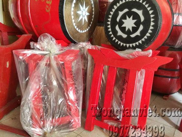 TRỐNG TRƯỜNG HỌC CHỜ NGÀY KHAI TRƯỜNG